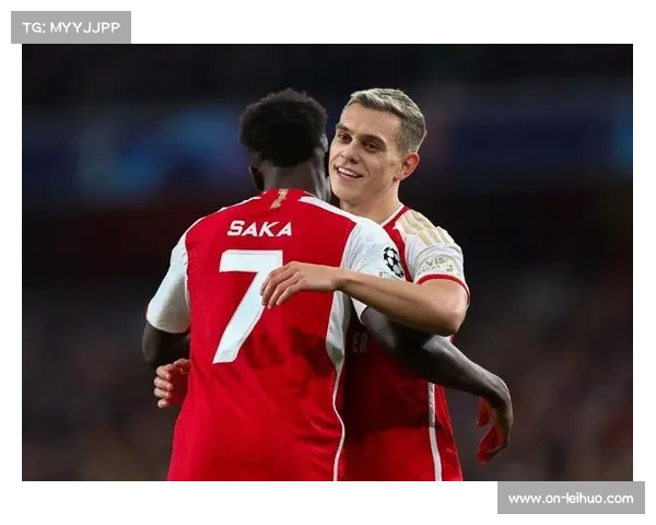 门将里塞：朗斯铁血防线的守护神，12轮34次扑救筑就榜首基石